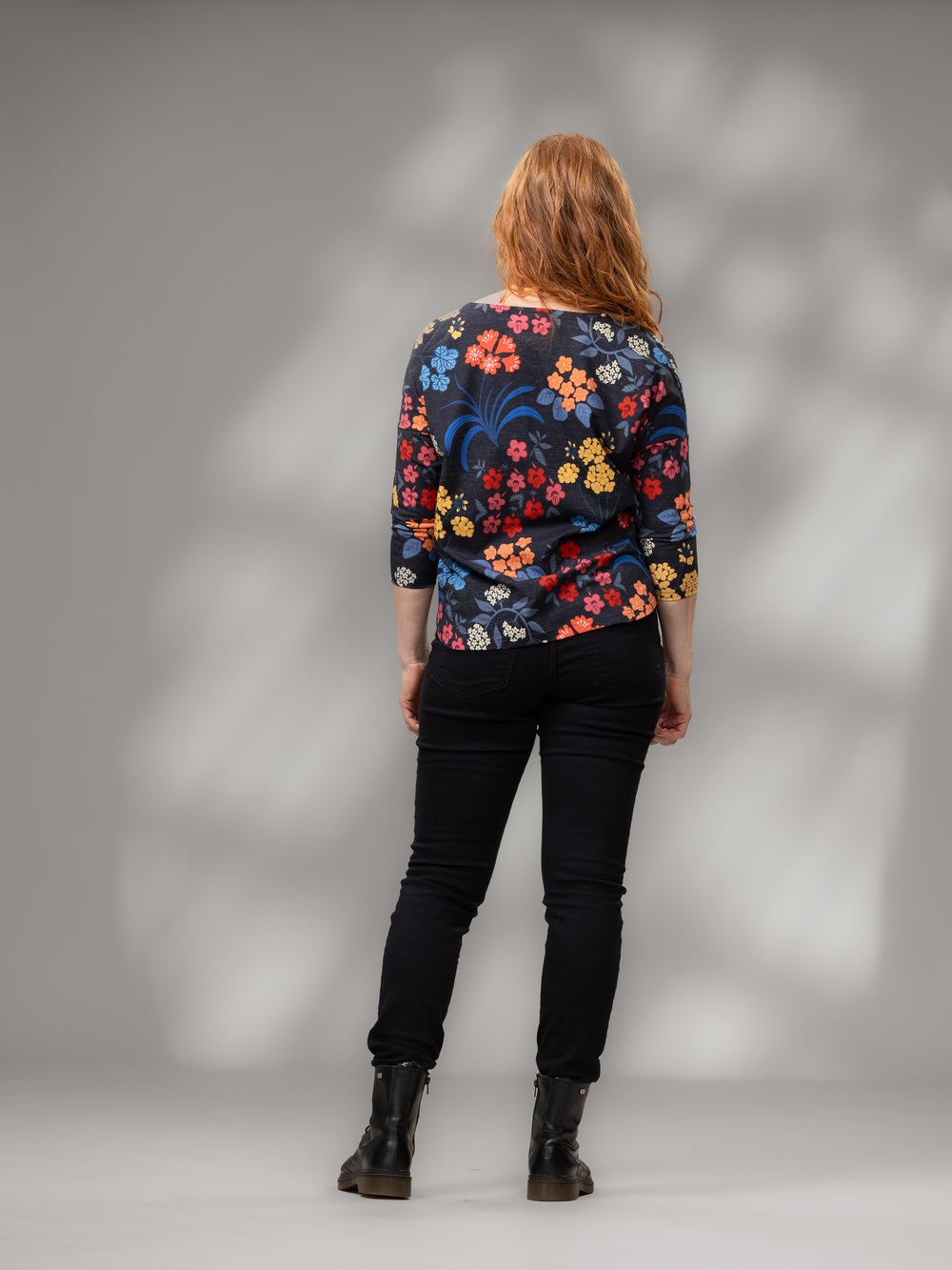 AAVApaita (M&ouml;kill&auml; musta / punainen / sininen trikoo)