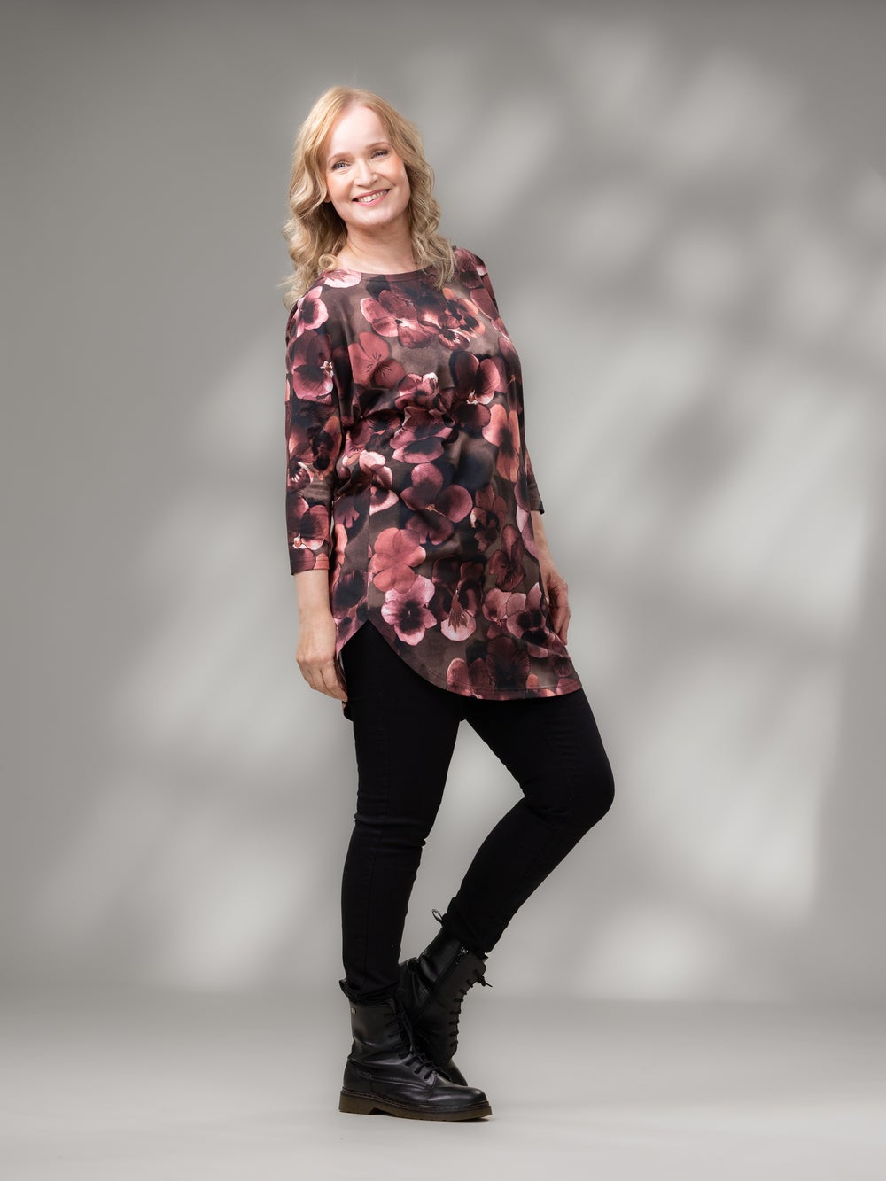 AAVAtunika (Orvokki ruskea / viini trikoo)