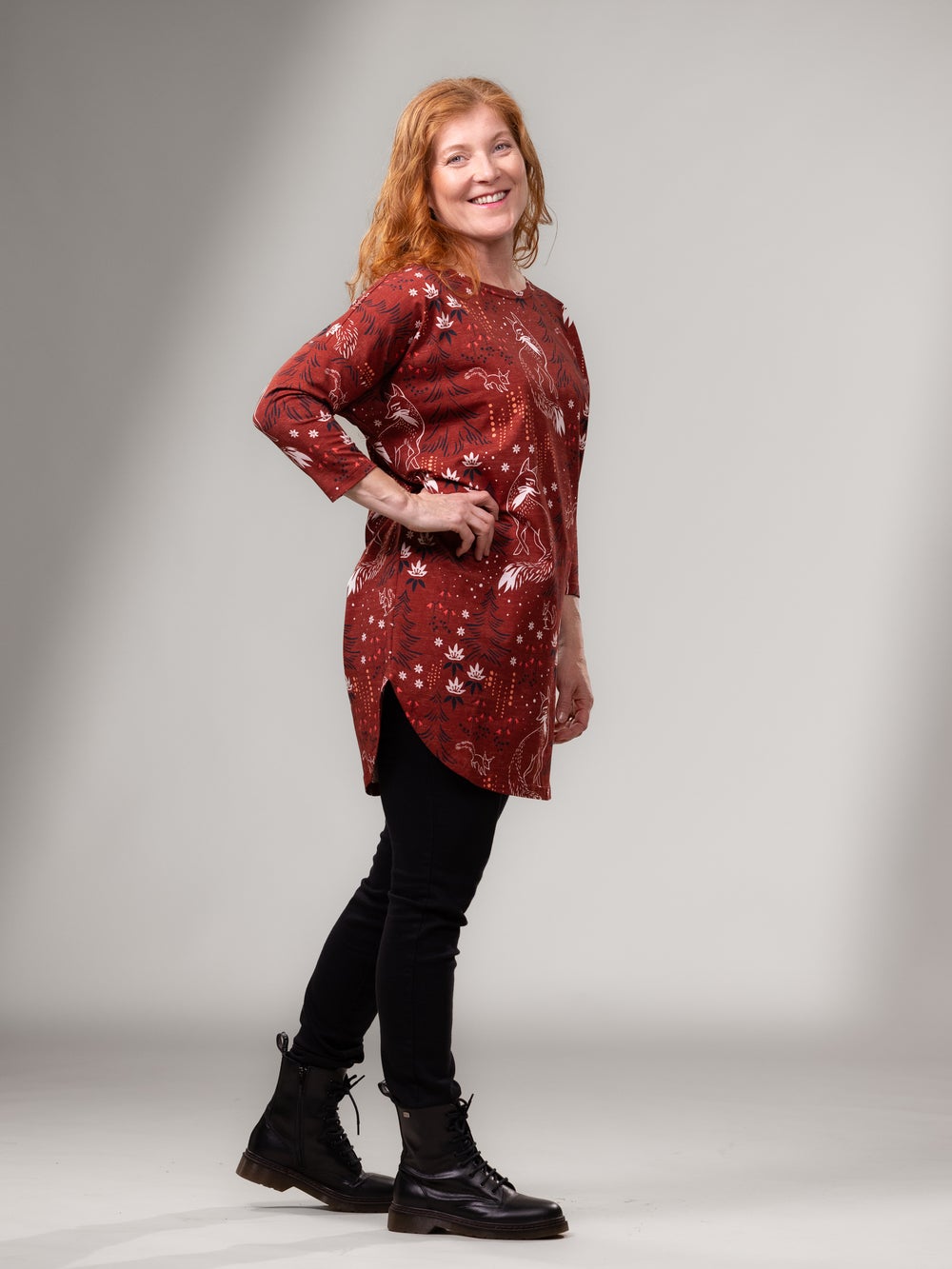 AAVAtunika (Tulikettu l&auml;mmin punainen trikoo)