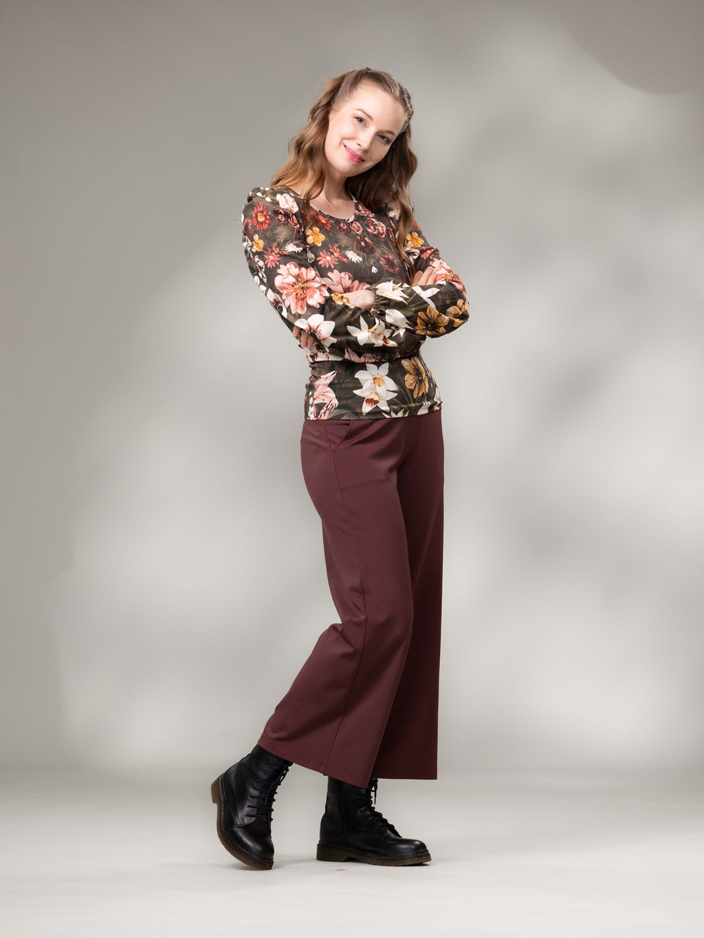 FRIDApaita (Ritarinkannus ruskea trikoo)