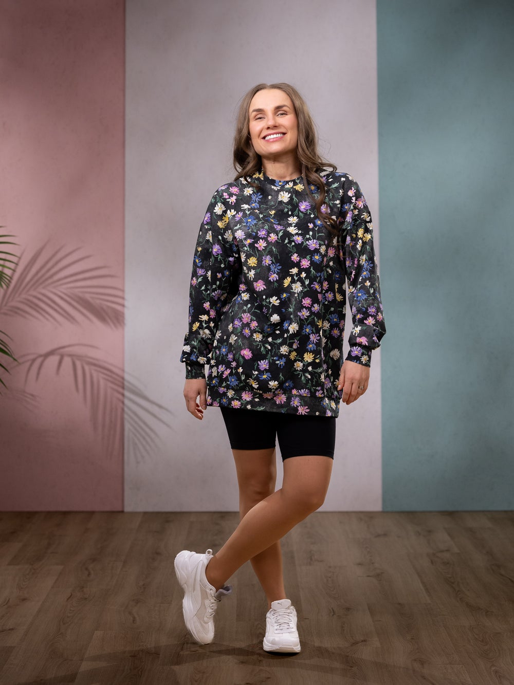 OVERSIZEcollege (Kahvilassa musta / pastelli joustocollege)