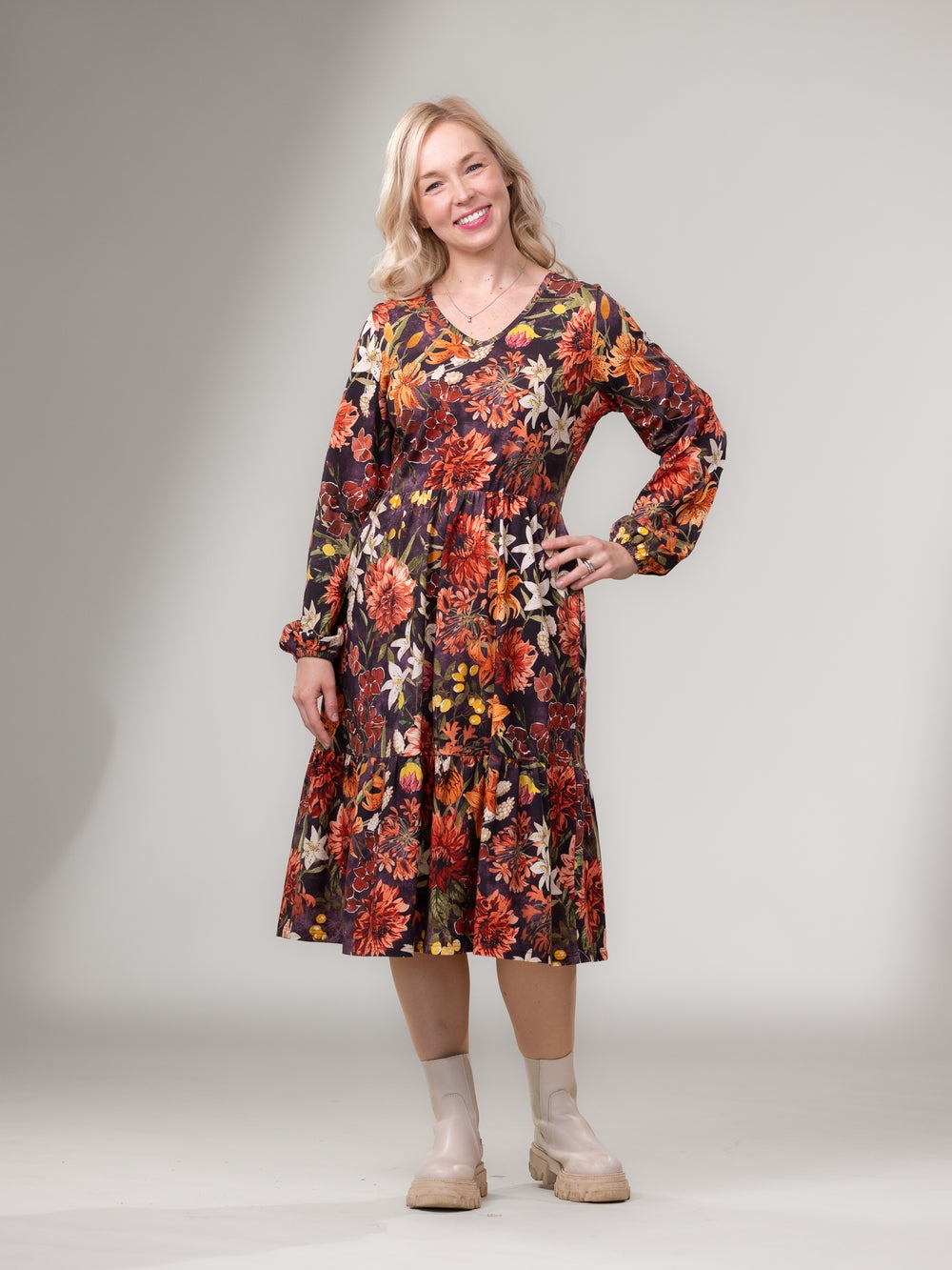 SANDRAmekko (Tiikerinlilja l&auml;mmin oranssi / purppura trikoo)