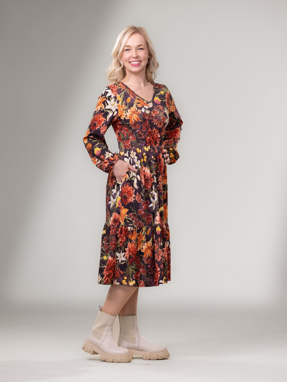 SANDRAmekko (Tiikerinlilja l&auml;mmin oranssi / purppura trikoo)