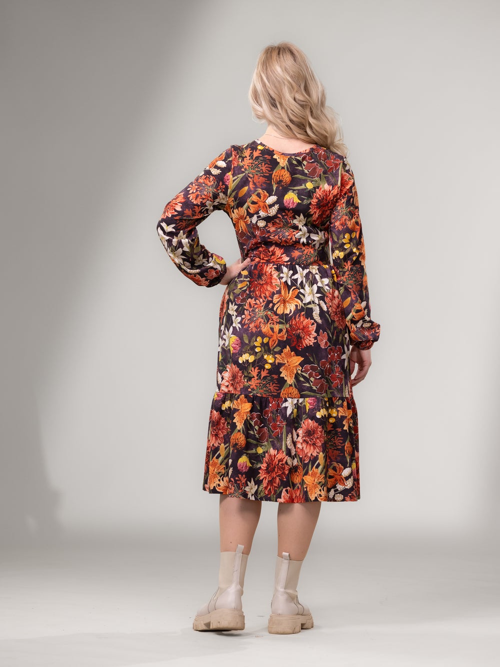 SANDRAmekko (Tiikerinlilja l&auml;mmin oranssi / purppura trikoo)