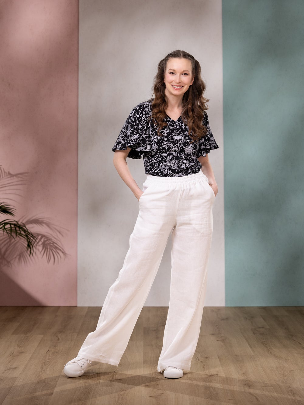 SANDRApaita (Puistossa musta / valkoinen trikoo)