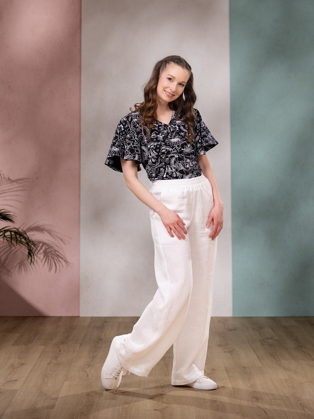 SANDRApaita (Puistossa musta / valkoinen trikoo)