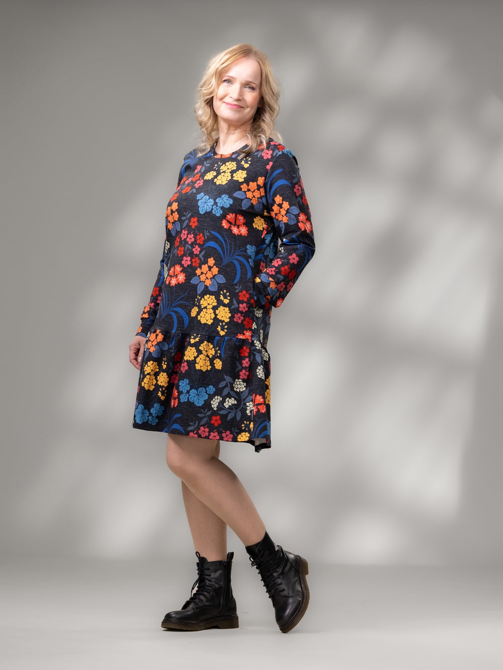 SELMAmekko (M&ouml;kill&auml; musta / punainen / sininen joustocollege)