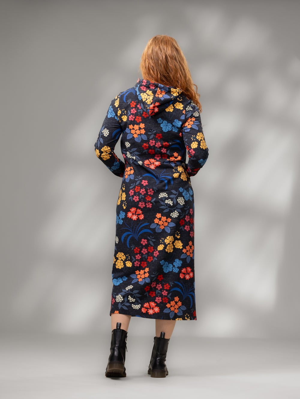 SLOWmekko (M&ouml;kill&auml; musta / punainen / sininen joustocollege)