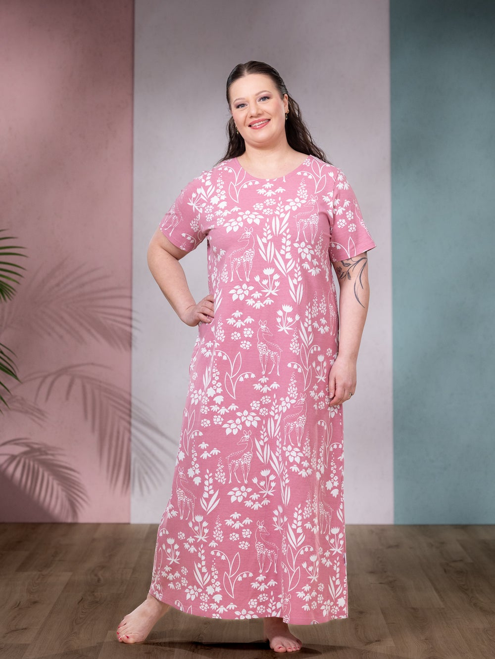 Y&Ouml;mekko lyhythiha (Kauris vanharoosa trikoo)