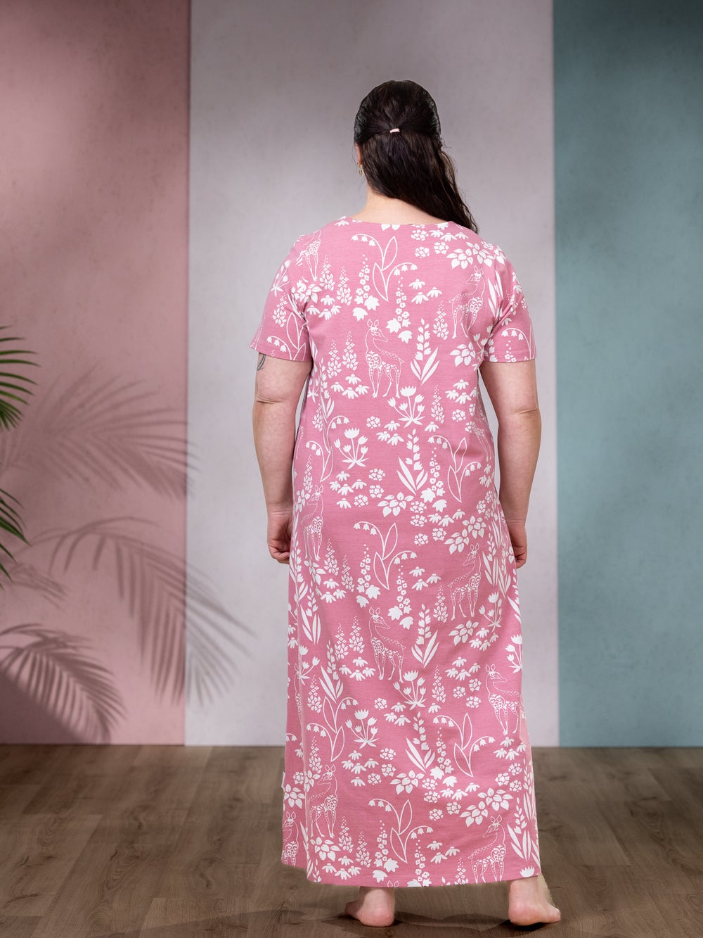 Y&Ouml;mekko lyhythiha (Kauris vanharoosa trikoo)