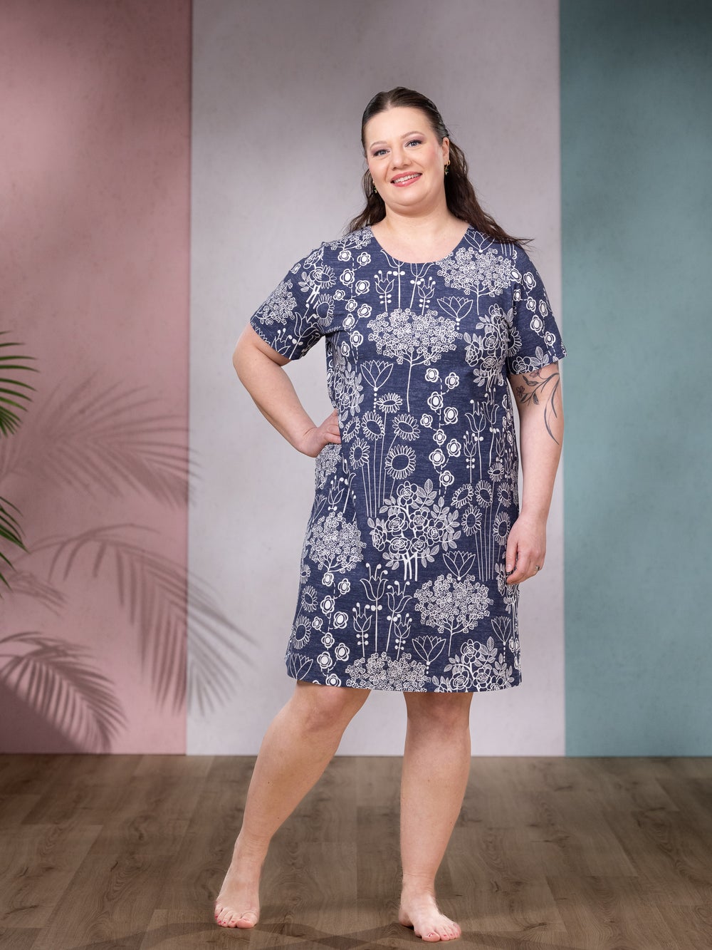 Y&Ouml;mekko lyhyt helma (Mummola y&ouml;nsininen trikoo)