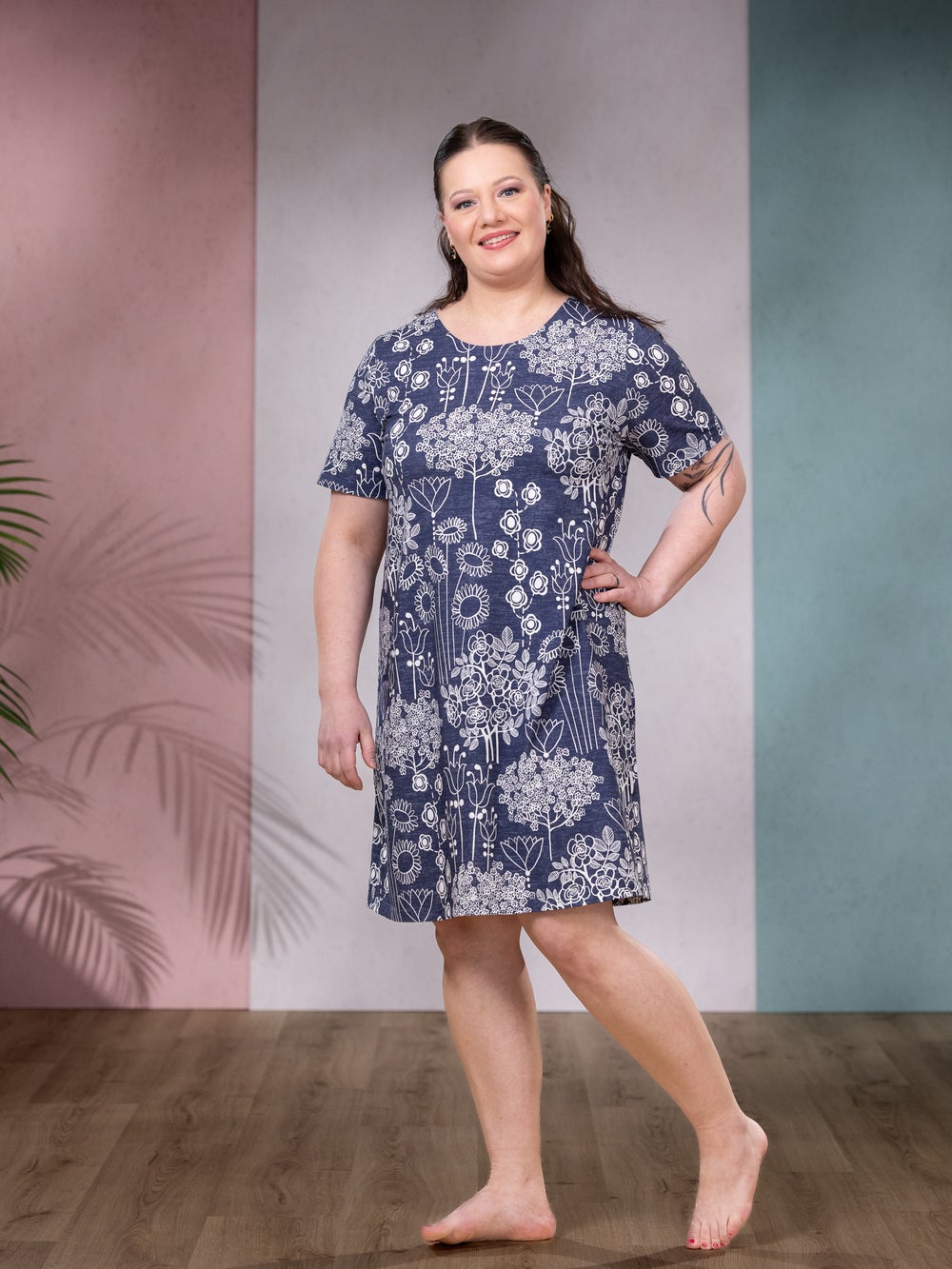 Y&Ouml;mekko lyhyt helma (Mummola y&ouml;nsininen trikoo)