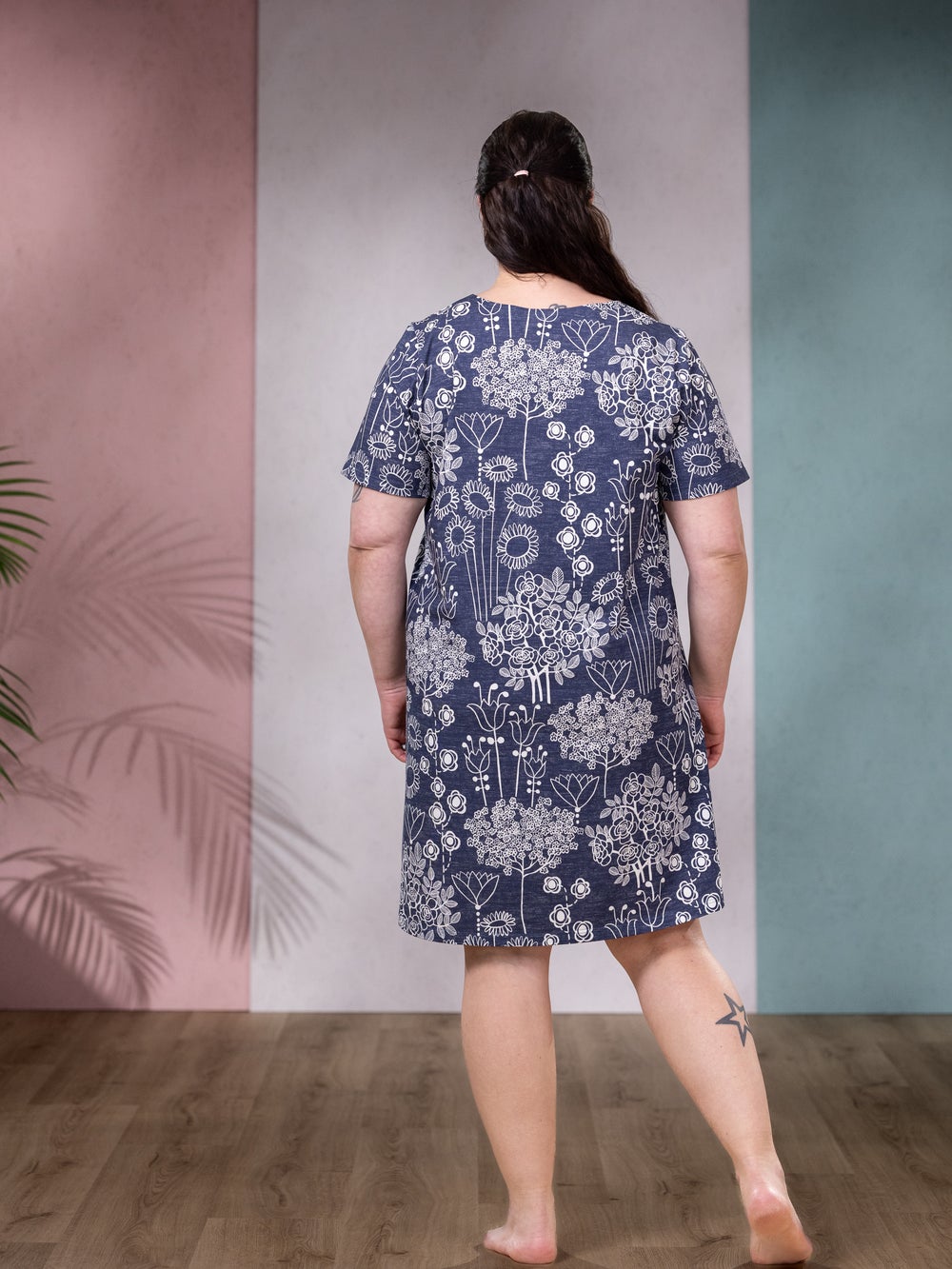 Y&Ouml;mekko lyhyt helma (Mummola y&ouml;nsininen trikoo)