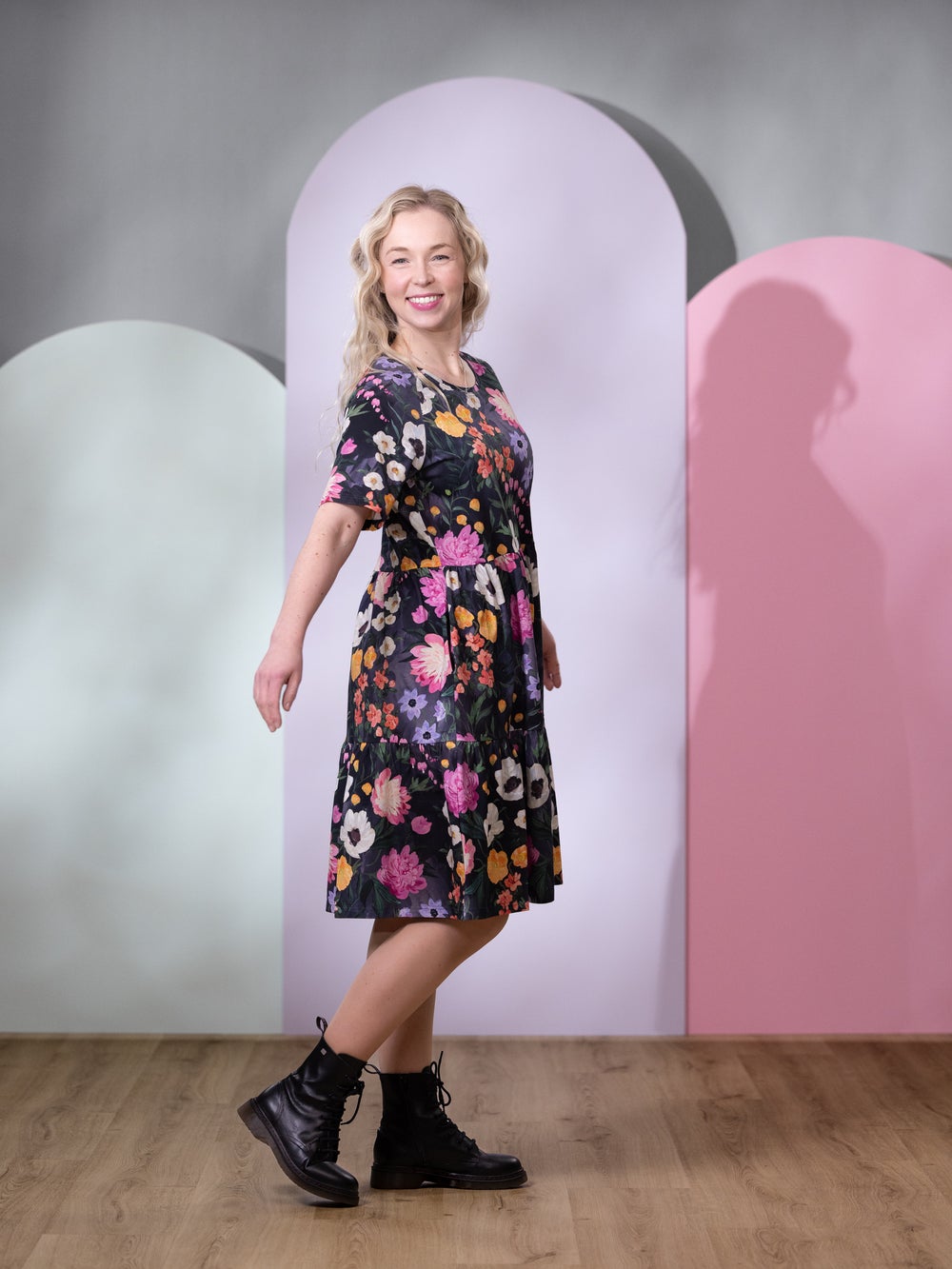 STELLAmekko lyhythiha (Kuningatarkukka muste / fuksia trikoo)