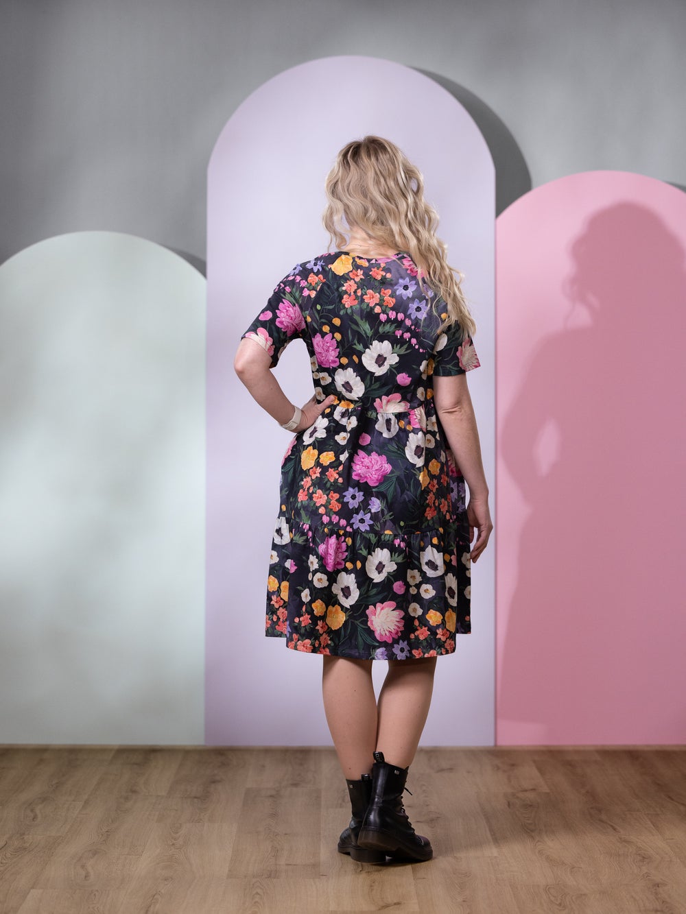 STELLAmekko lyhythiha (Kuningatarkukka muste / fuksia trikoo)