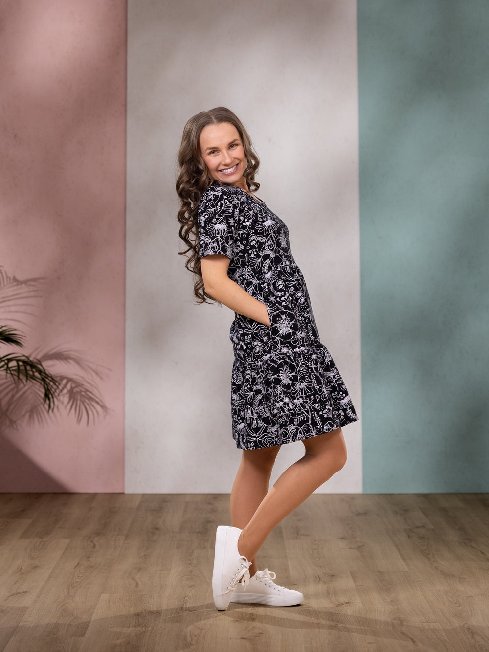 SUVImekko (Puistossa musta / valkoinen trikoo)