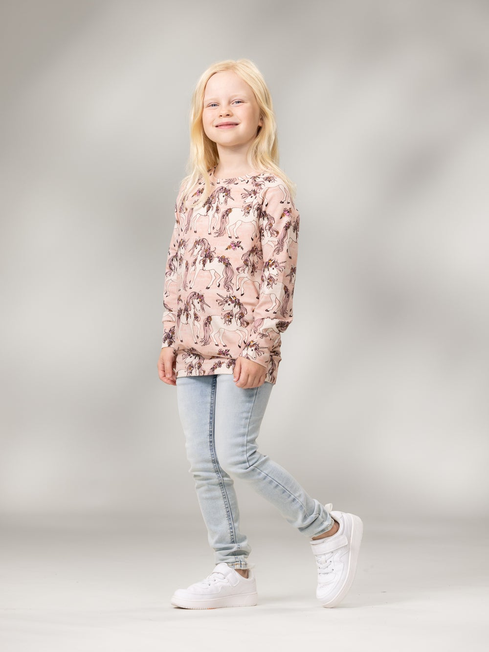 TYTTIcollari (Yksisarviset roosa joustocollege)