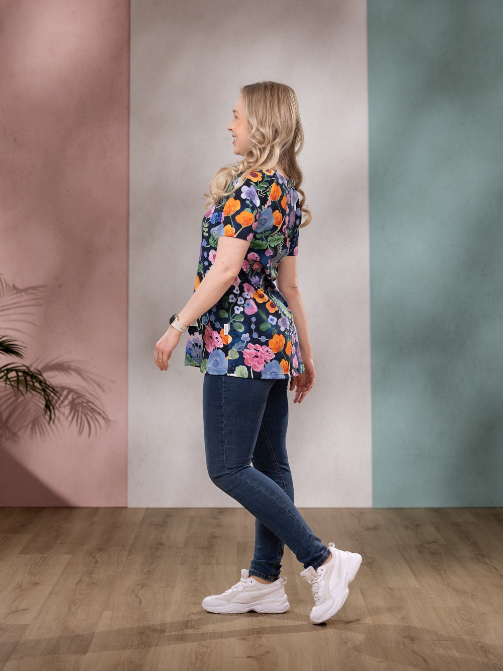 VIENAt-paita (P&auml;iv&auml;kirja sininen trikoo)