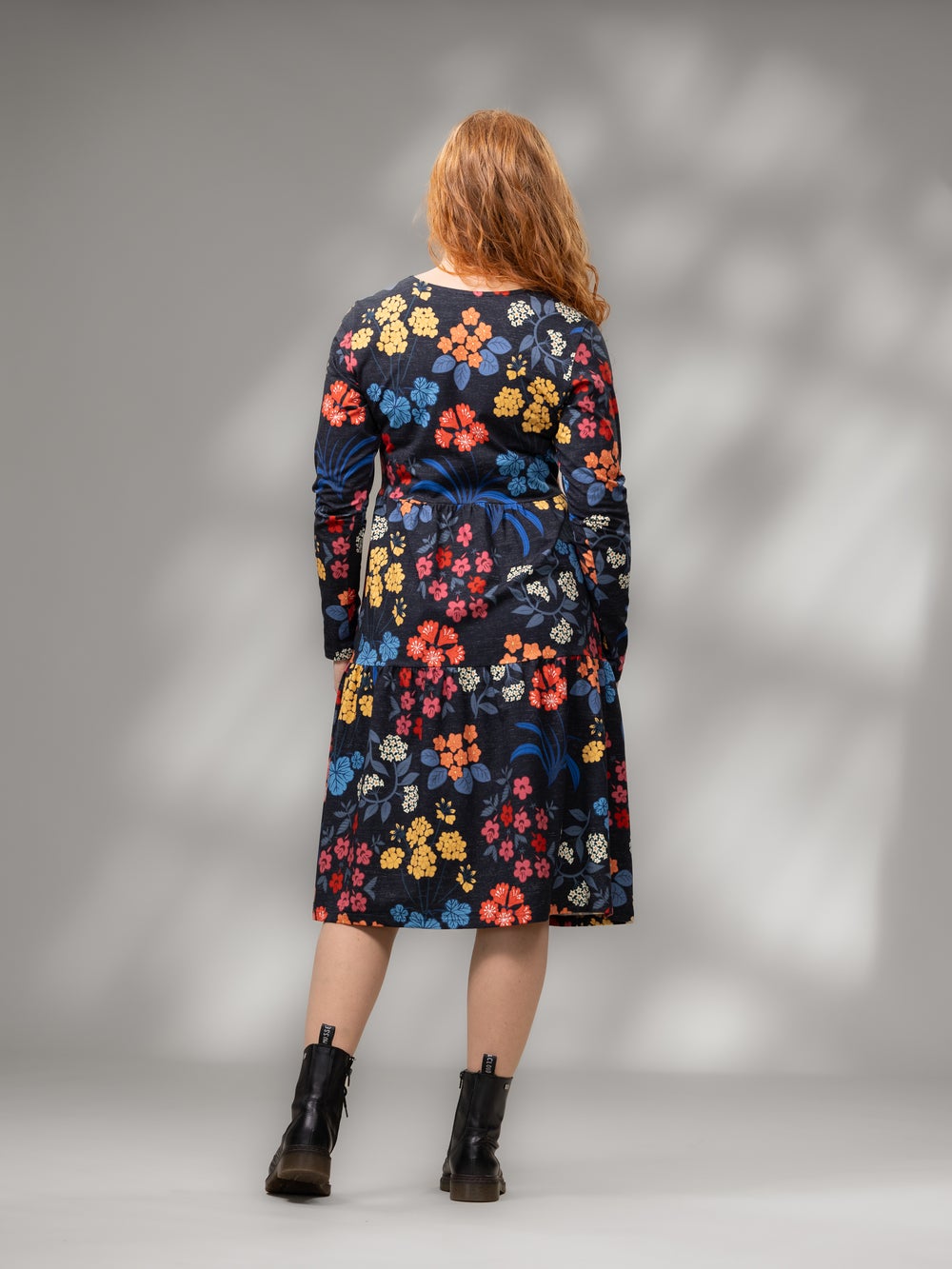 VILMAmekko (M&ouml;kill&auml; musta / punainen / sininen trikoo)