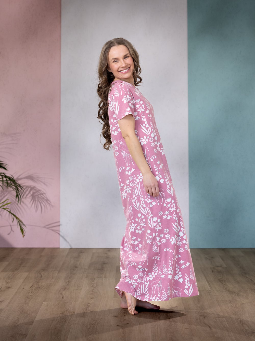 Y&Ouml;mekko lyhythiha (Kauris vanharoosa trikoo)
