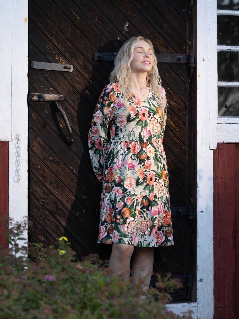 LYYTImekko (Kukkaiskylpy l&auml;mmin oranssi / vaalea beige trikoo)