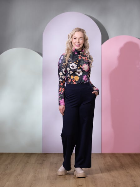 POOLOpaita (Kuningatarkukka muste / fuksia trikoo)