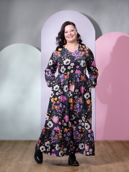 SELJAmekko (Kuningatarkukka muste / fuksia trikoo)