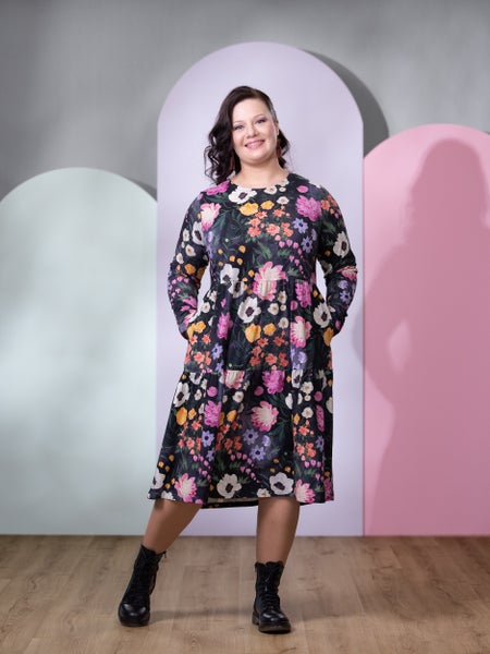 VILMAmekko (Kuningatarkukka muste / fuksia trikoo)